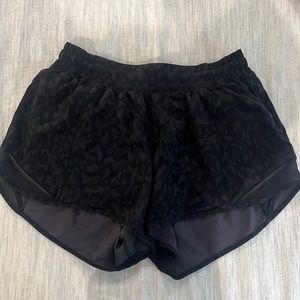 Lululemon Hotty Hot Lined Short - 2.5inch